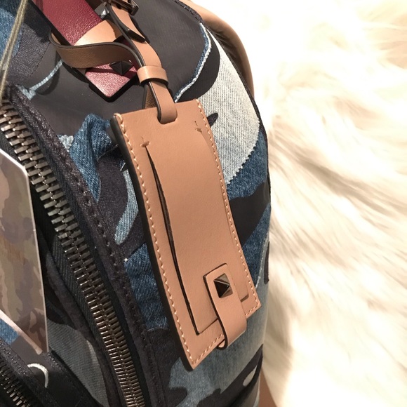 Valentino - Picture 4 of 10